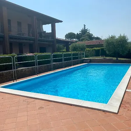 With Swimming Pool In Manerba Del Garda Appartamento