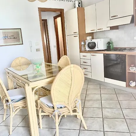 Appartamento With Swimming Pool In Manerba Del Garda *